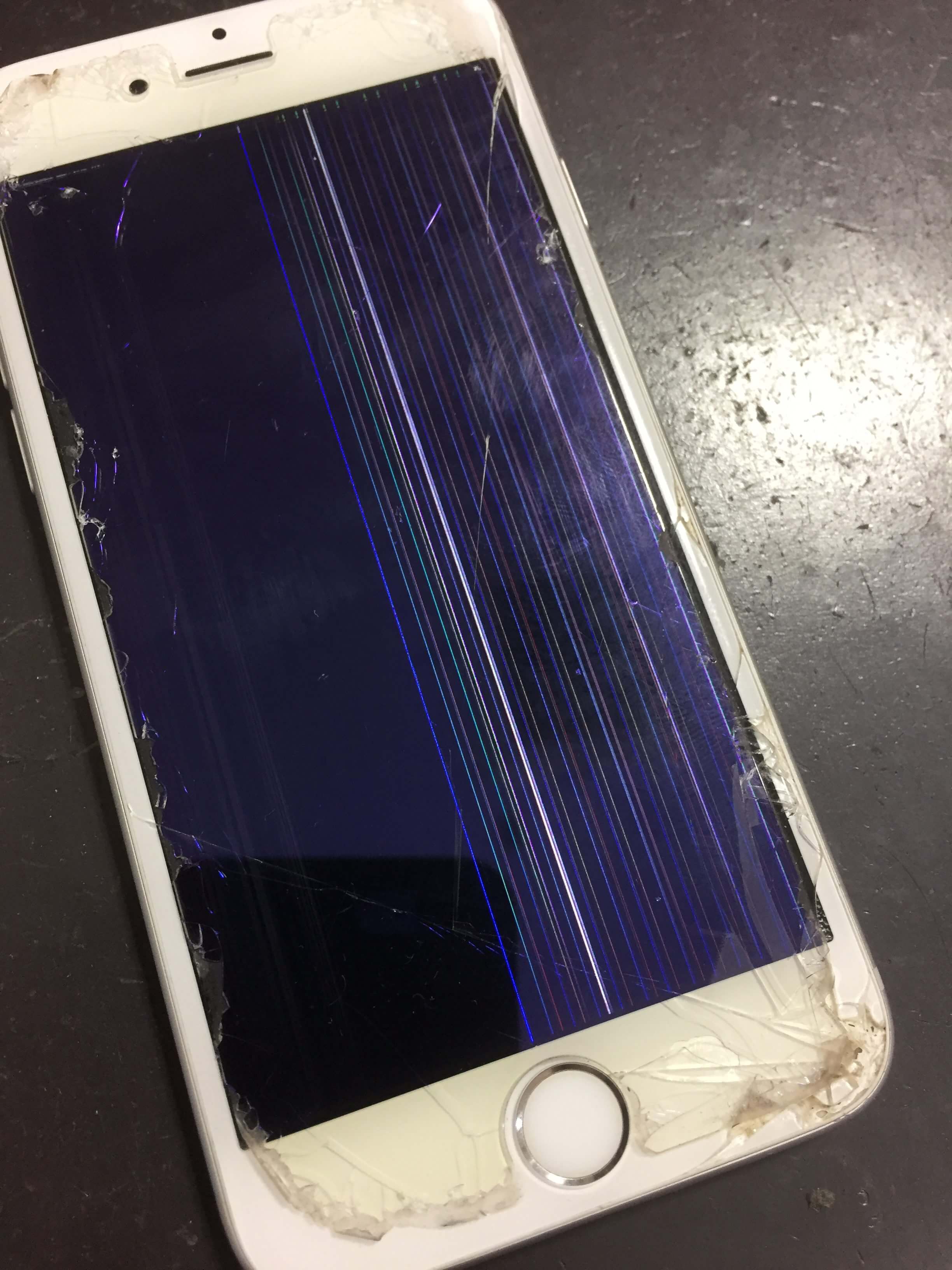 修理前：iPhone6の画面交換修理