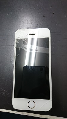 修理前：iphone5sのガラス液晶交換