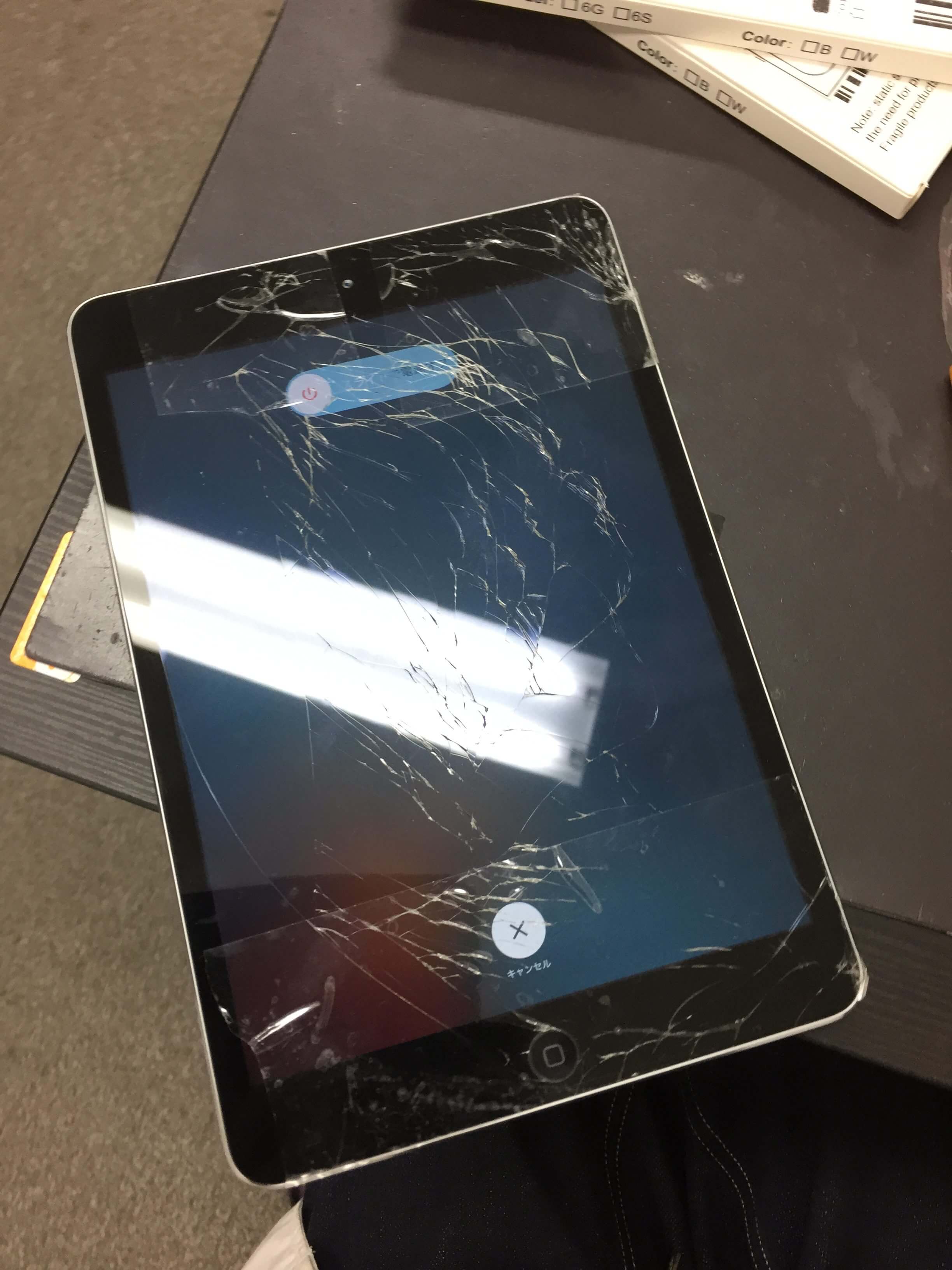 修理前：iPadAirのガラス交換修理