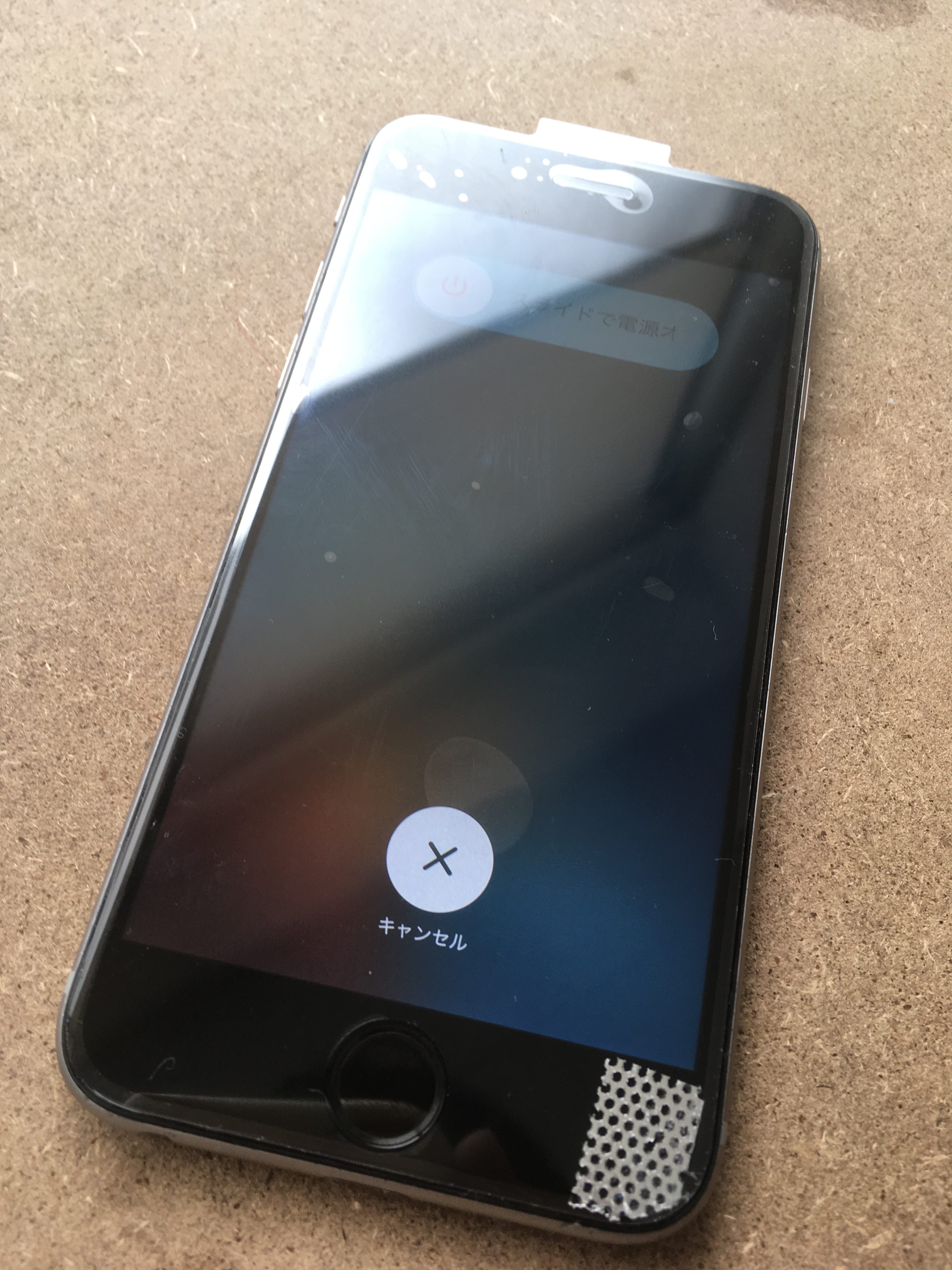 修理後：圧力をかけて割れてしまったiPhone6s