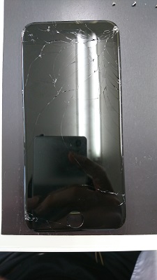 修理前：iPhone6の画面とホームボタンの修理をいたしました