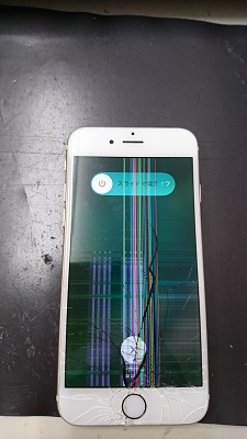 修理前：iPhone6Sの液晶に虹色の線が入ってしまった画面交換をいたしました！