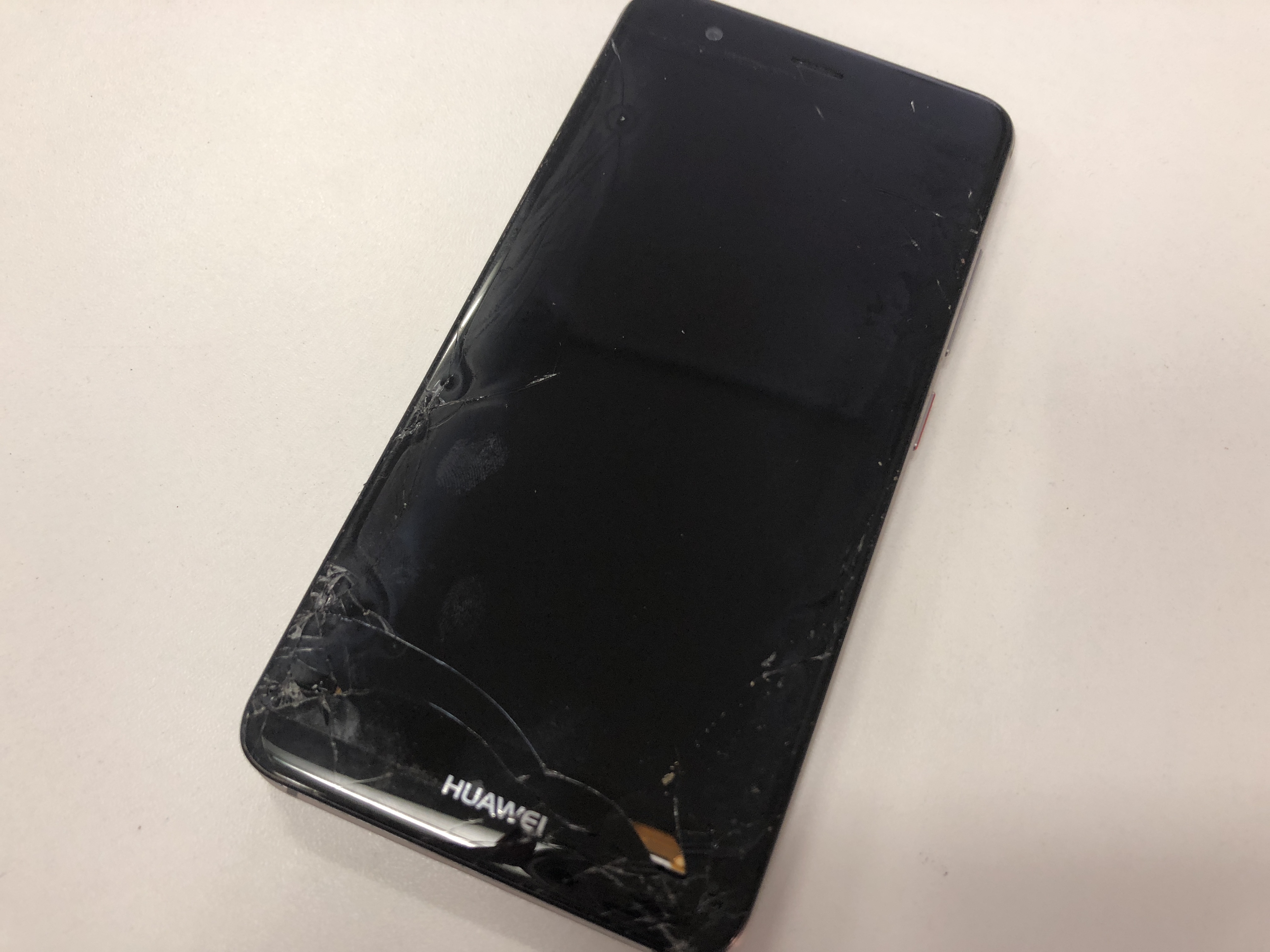 修理前：Huaweiの修理も行ってます！
