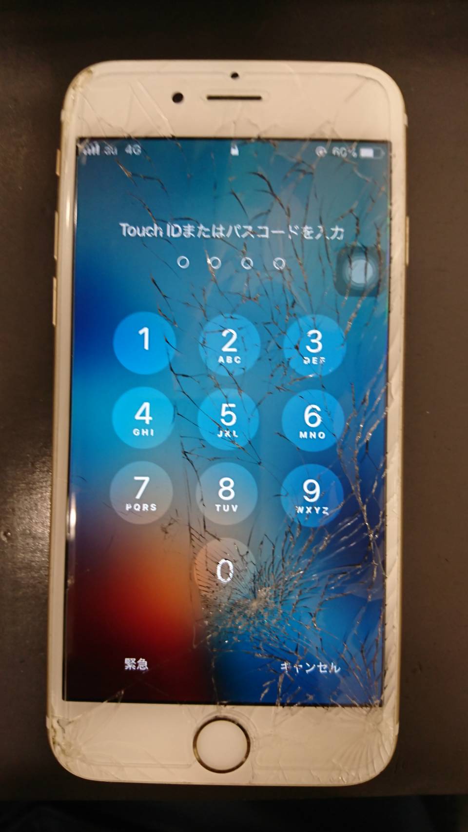 修理前：iPhoneの画面割れ（ガラス割れ）の修理はスマホスピタル奈良店で素早く修理！