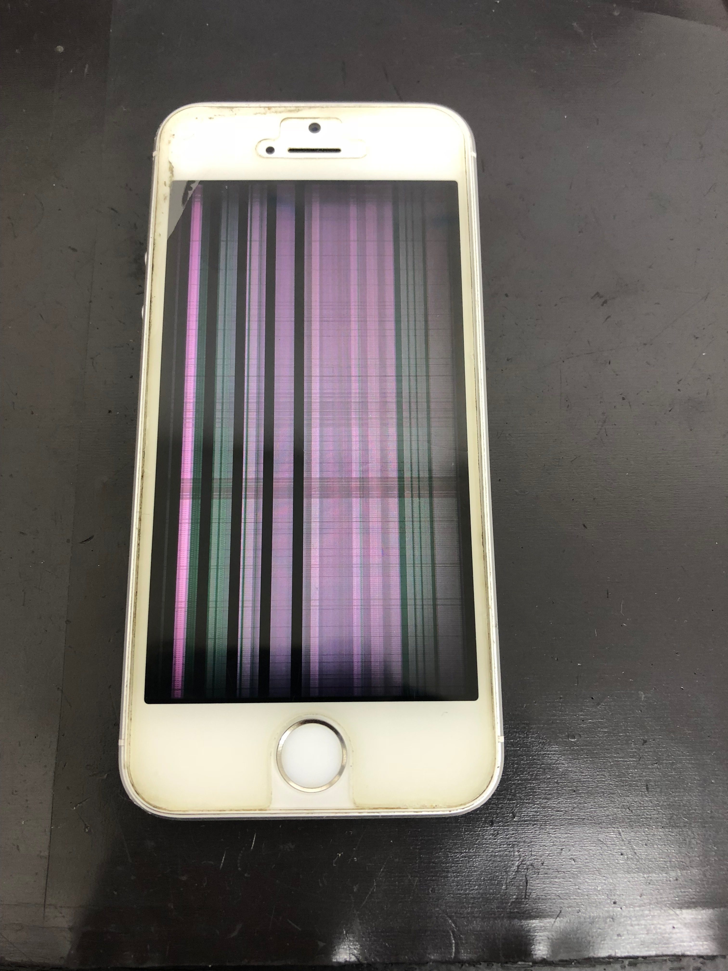 修理前：iPhone 6の画面液晶交換