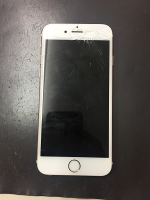 修理前：ガラスが割れたのと液晶が映らなくなってしまったiphone6Sの画面交換