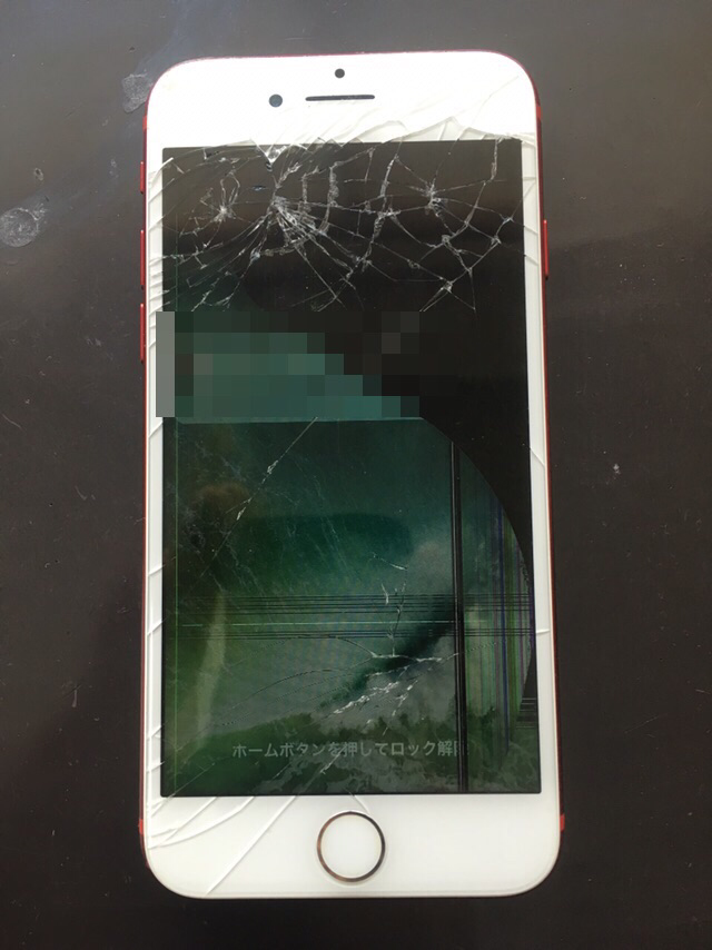 修理前：iPhone7の画面に黒いシミ、液晶漏れ