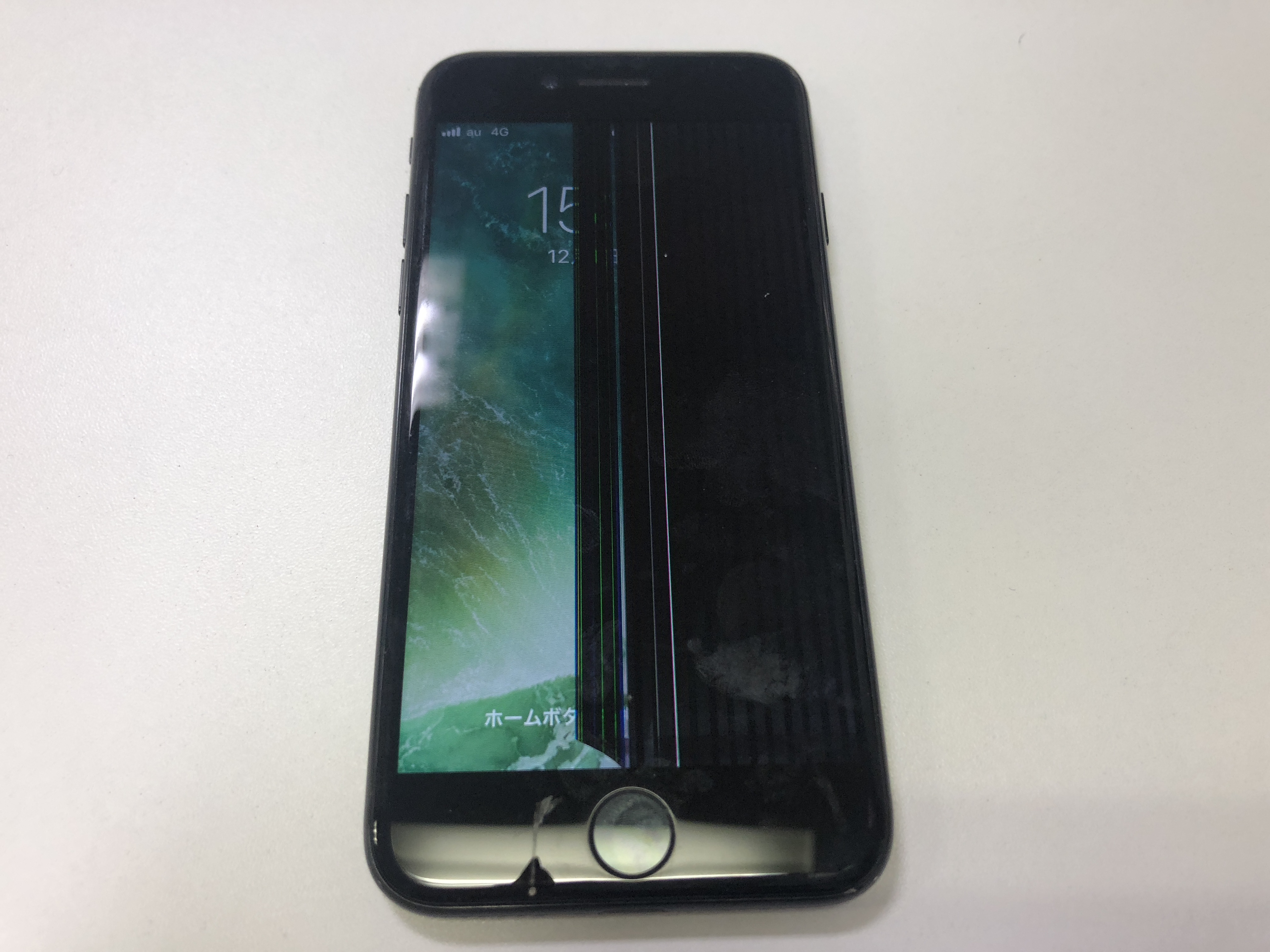 修理前：【iPhone6s】割れてしまった液晶画面交換いたします！